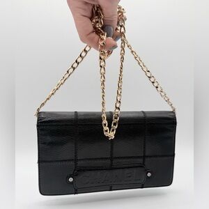 A- cond Chanel Chocolate Bar bi-fold long wallet in grained calfskin leather